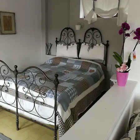 Fattoria Del Pino Bed & Breakfast