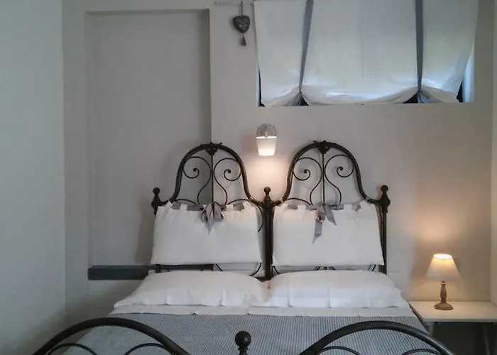 Fattoria Del Pino Bed & Breakfast